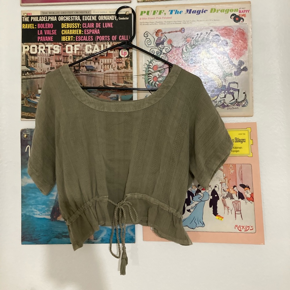Cropped O’Neil Blouse